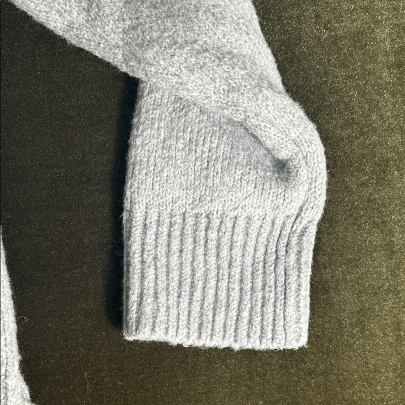 Universal Thread Fair Isle Soft Gray Knit Sweater - Picture 14 of 15